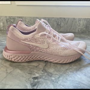 Nike react fly knit women’s shoe pearl pink 8.5